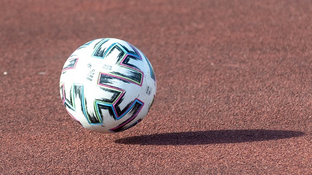 浓眉的内线 浓眉的内线